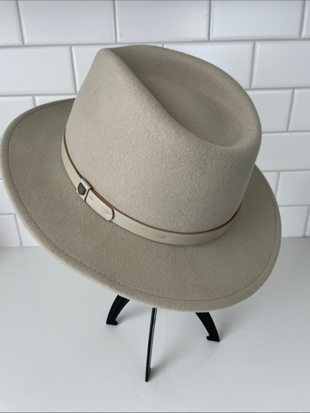 Brixton Cream Felt Fedora Hat with Leather Band • Large 7.5
